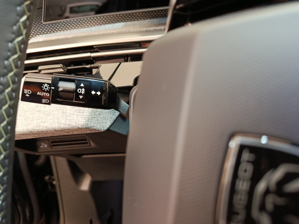 PEUGEOT 3008 1.2 HYBRID 145 E-DCS6 GT - ref: 13-3742683 - Photo 20