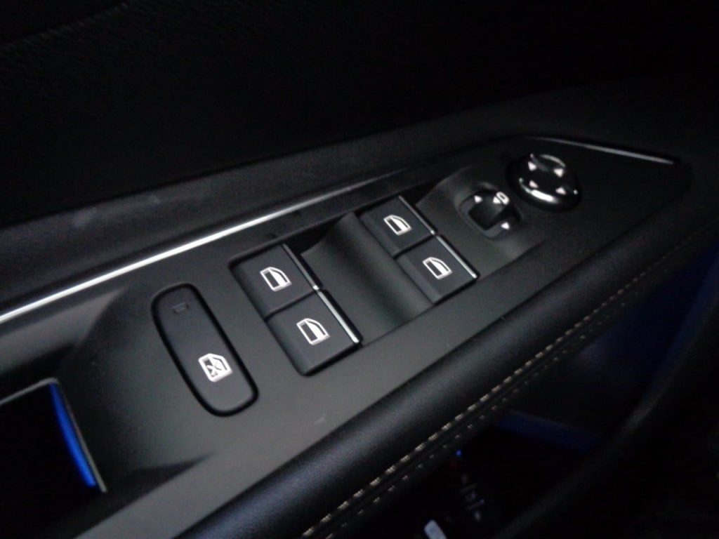 PEUGEOT 3008 1.2 PURETECH 130CH GT - ref: 2-674770 - Photo 13