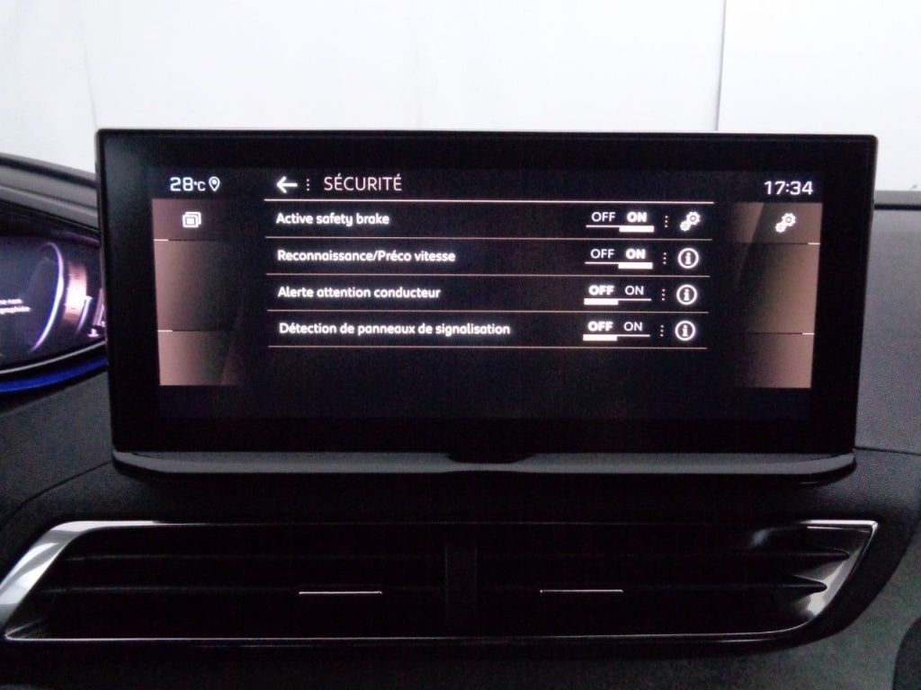PEUGEOT 3008 1.2 PURETECH 130CH EAT8 GT - ref: 2-675347 - Photo 3