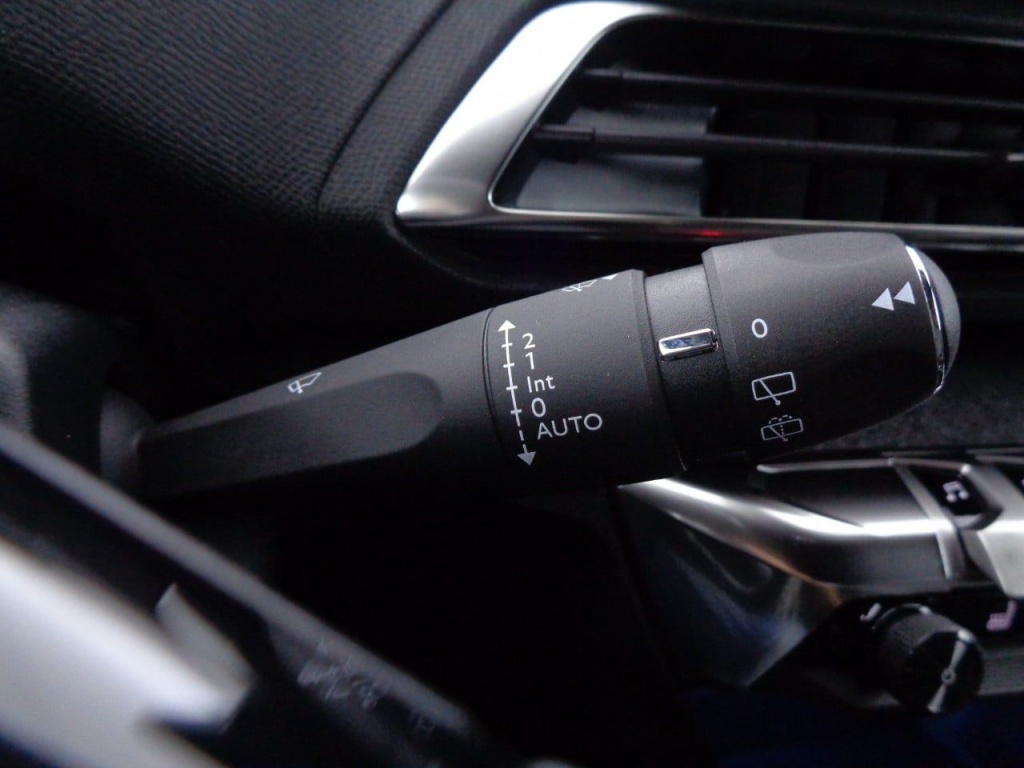 PEUGEOT 3008 1.2 PURETECH 130CH ALLURE PACK - ref: 2-675361 - Photo 4
