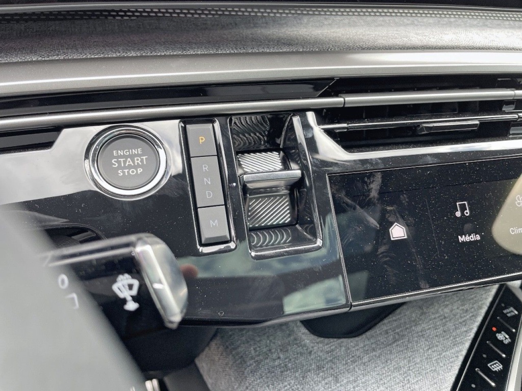 PEUGEOT 5008 1.2 HYBRID 145CH E-DCS6 GT - ref: 2-766221 - Photo 6