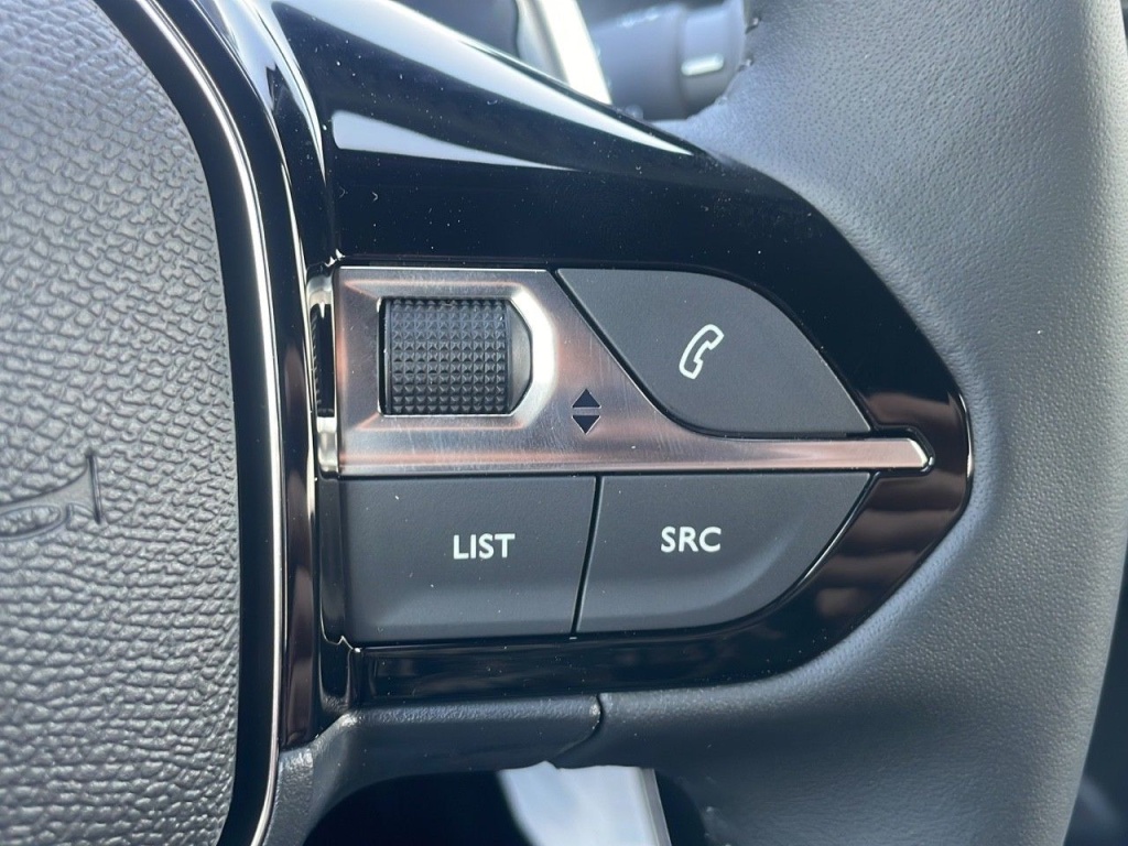 PEUGEOT 2008 1.2 HYBRID 145CH E-DCS6 ALLURE - ref: 2-766263 - Photo 17