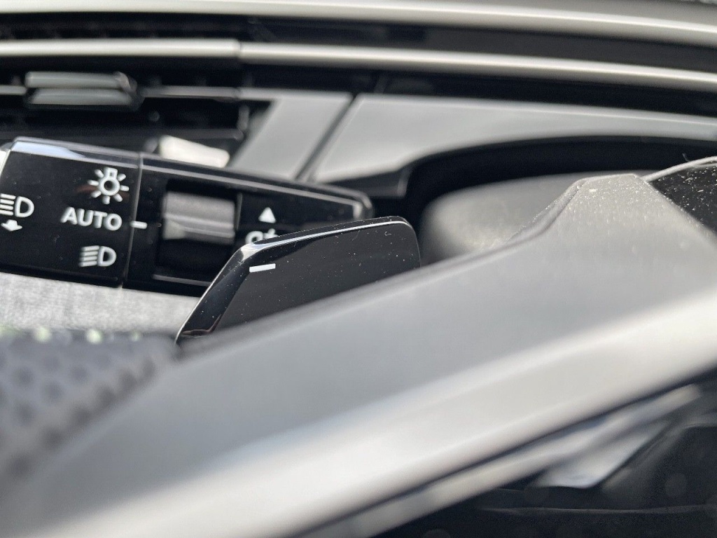 PEUGEOT 5008 1.2 HYBRID 145CH E-DCS6 GT - ref: 2-766271 - Photo 17