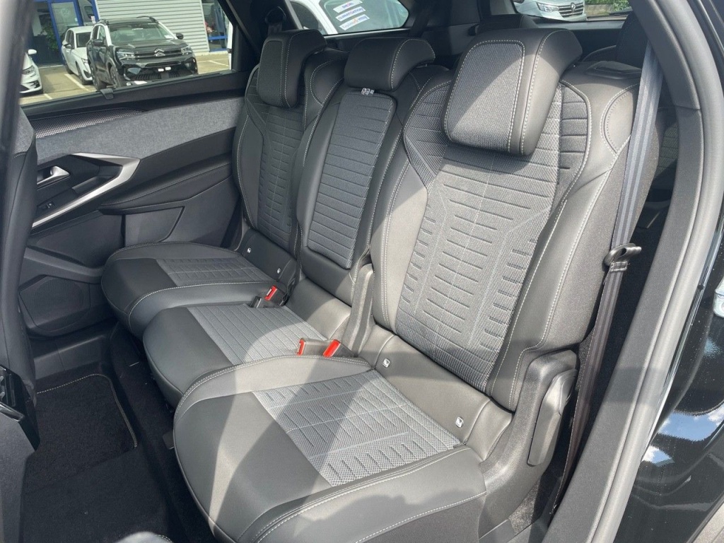 PEUGEOT 5008 1.2 HYBRID 145CH E-DCS6 GT - ref: 2-766271 - Photo 8