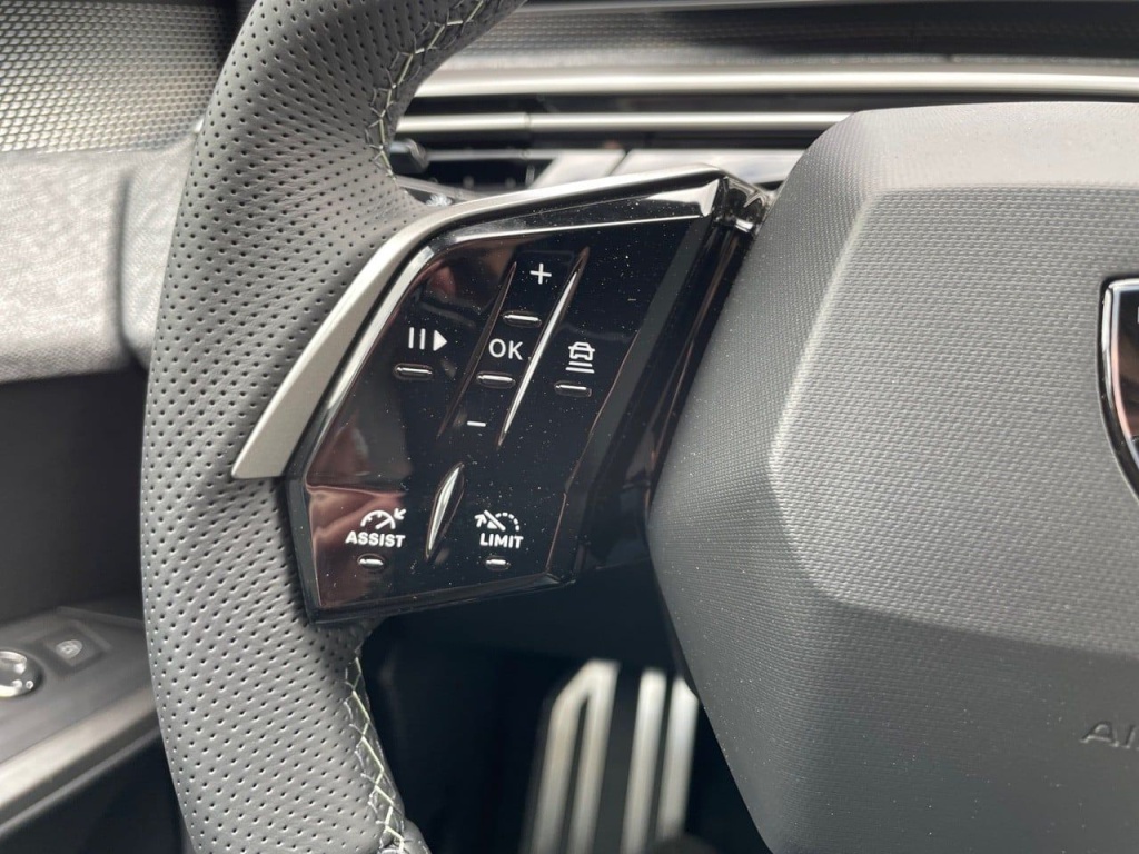 PEUGEOT 5008 1.2 HYBRID 145CH E-DCS6 GT - ref: 2-766274 - Photo 16