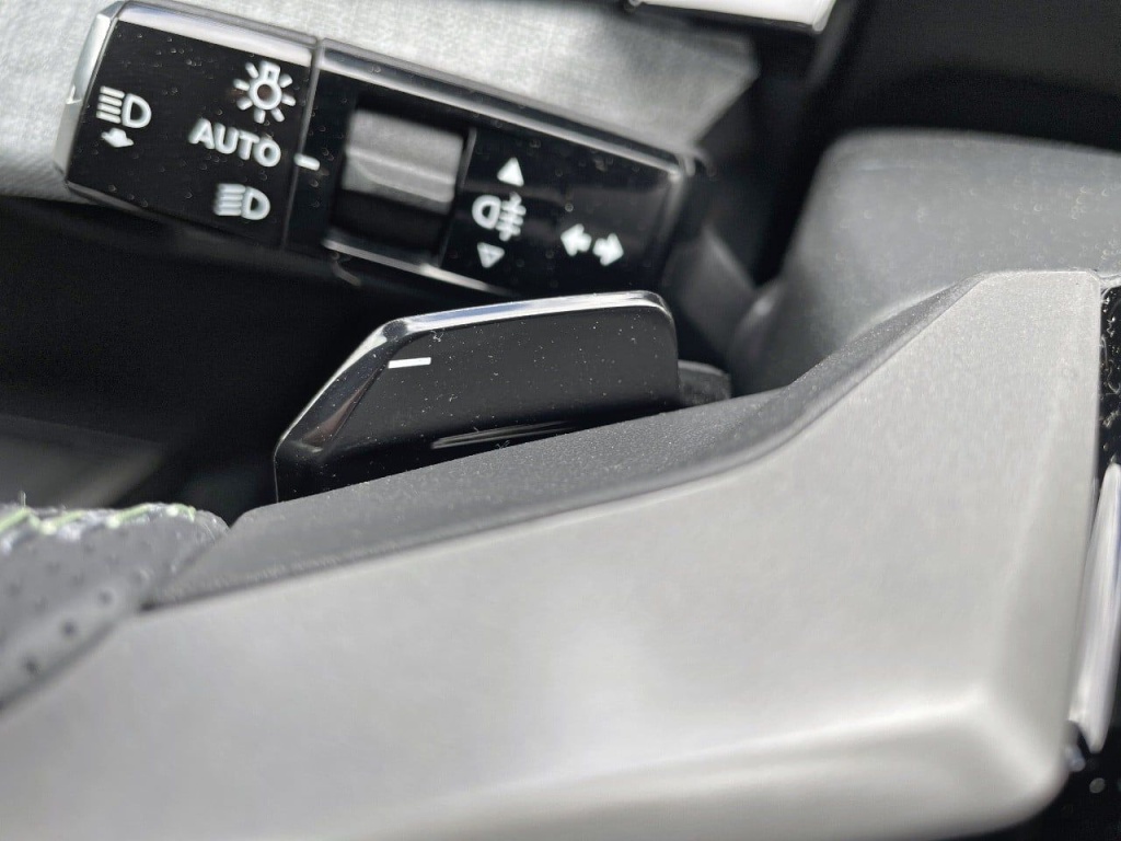 PEUGEOT 5008 1.2 HYBRID 145CH E-DCS6 GT - ref: 2-766274 - Photo 19