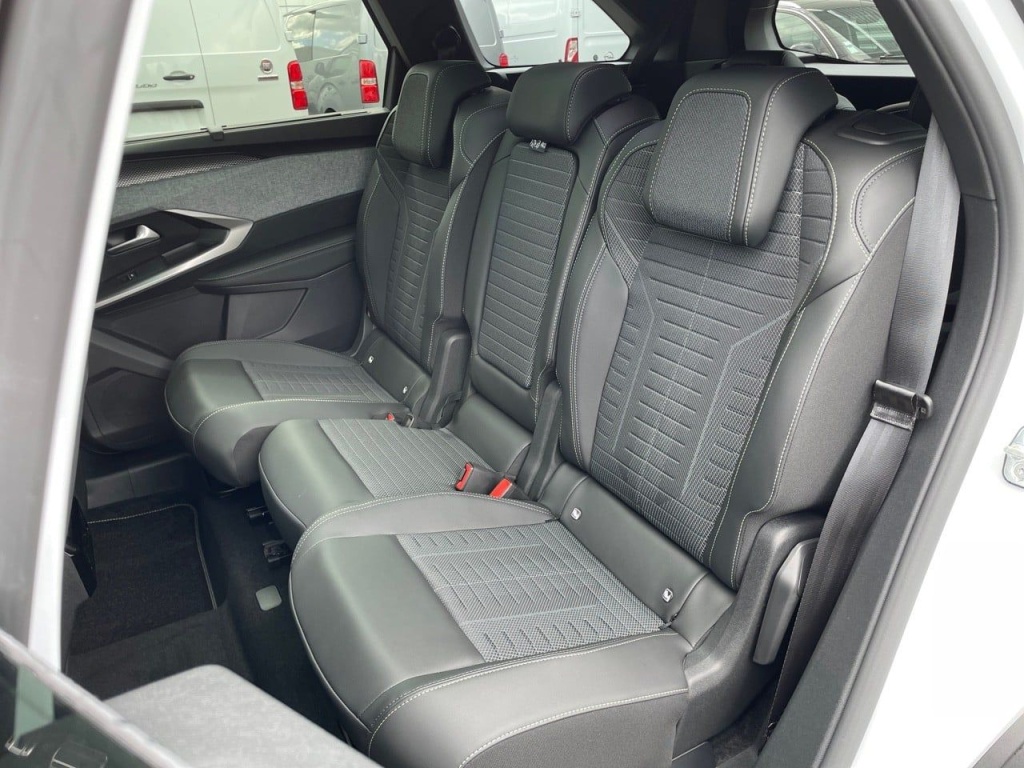 PEUGEOT 5008 1.2 HYBRID 145CH E-DCS6 GT - ref: 2-766274 - Photo 8