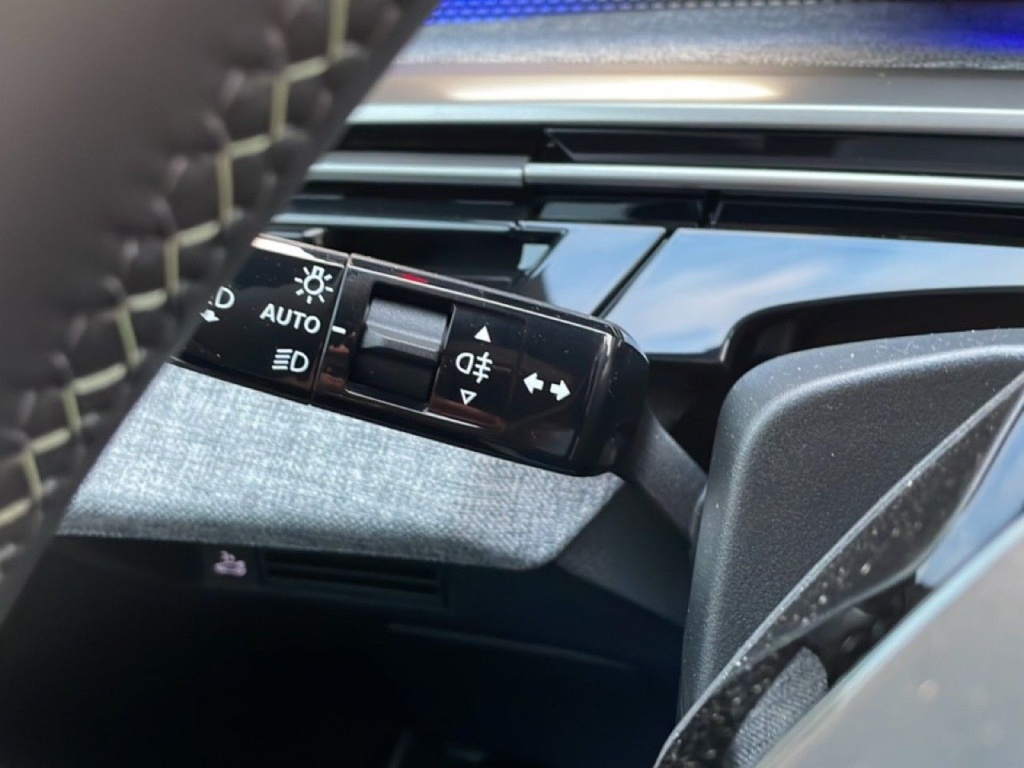 PEUGEOT 5008 1.2 HYBRID 145CH E-DCS6 GT - ref: 2-766276 - Photo 11