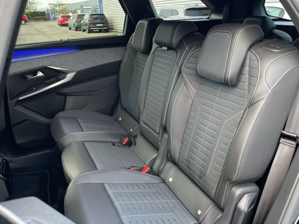 PEUGEOT 5008 1.2 HYBRID 145CH E-DCS6 GT - ref: 2-766276 - Photo 8