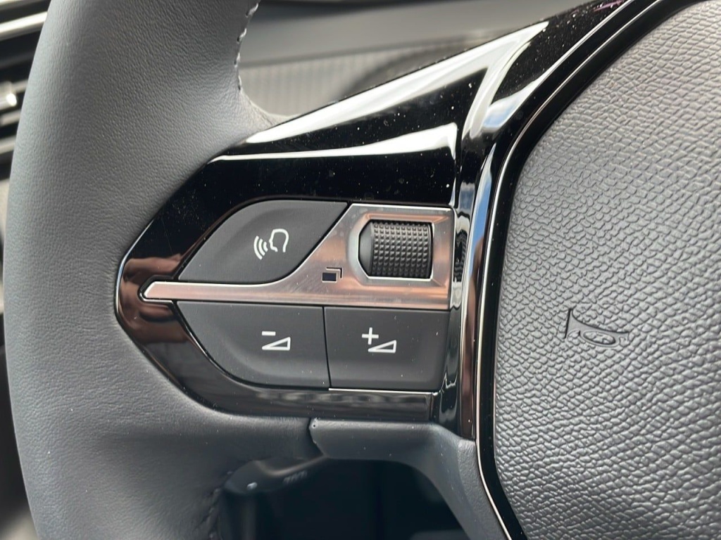 PEUGEOT 2008 1.2 PURETECH 100CH S&S ALLURE - ref: 2-768688 - Photo 14
