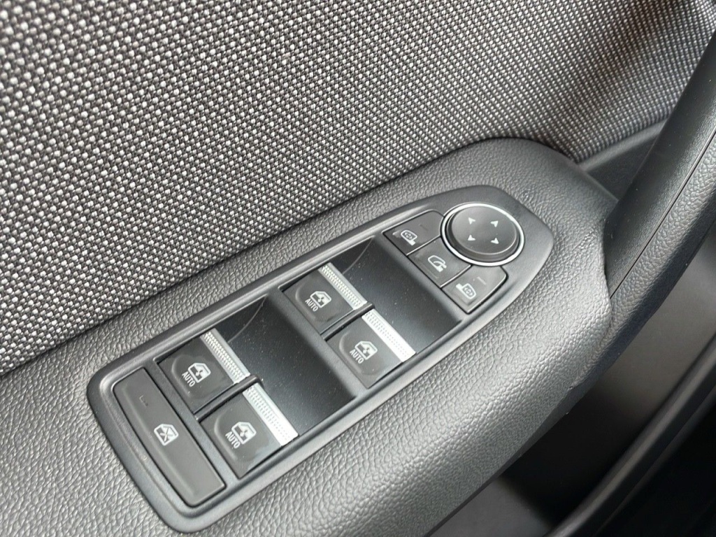 RENAULT Captur 1.6 E-TECH FULL HYBRID 145CH TECHNO - ref: 2-770008 - Photo 16