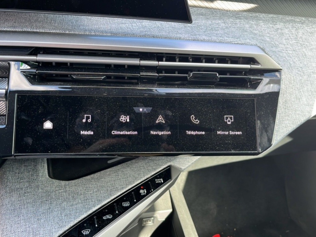 PEUGEOT 5008 1.2 HYBRID 145CH E-DCS6 ALLURE - ref: 2-808660 - Photo 19