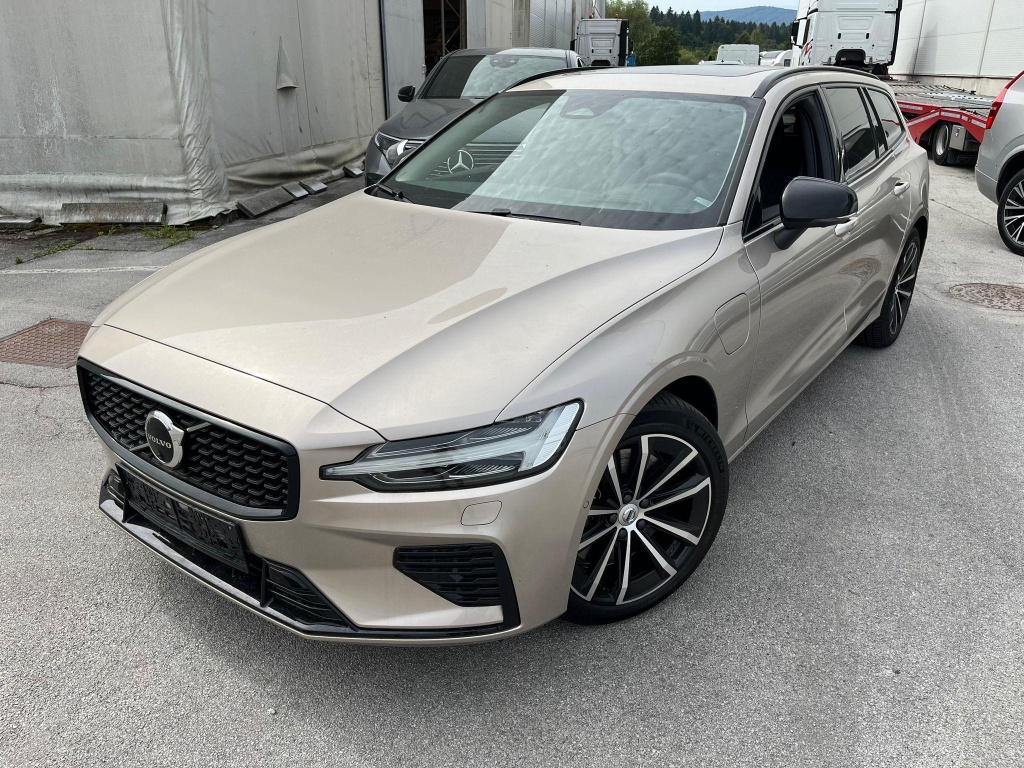 VOLVO V60 Ultimate Dark T6 pHEV 350HP AWD Geartronic  - ref: 4-132268 - Photo 2