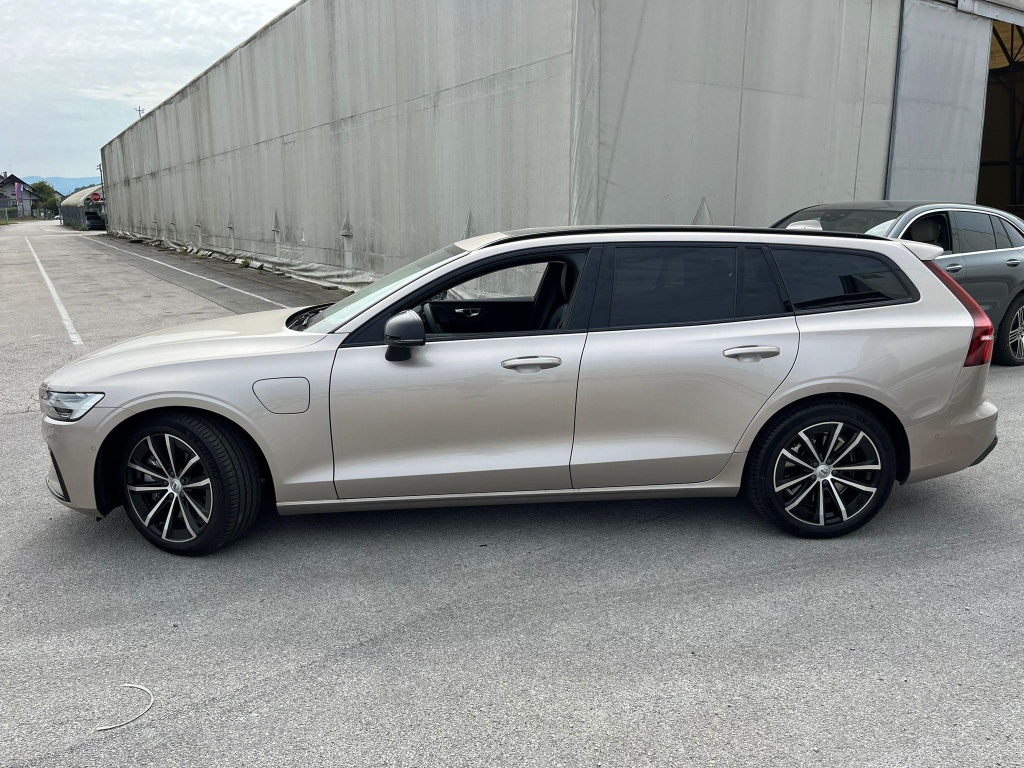 VOLVO V60 Ultimate Dark T6 pHEV 350HP AWD Geartronic  - ref: 4-132268 - Photo 3