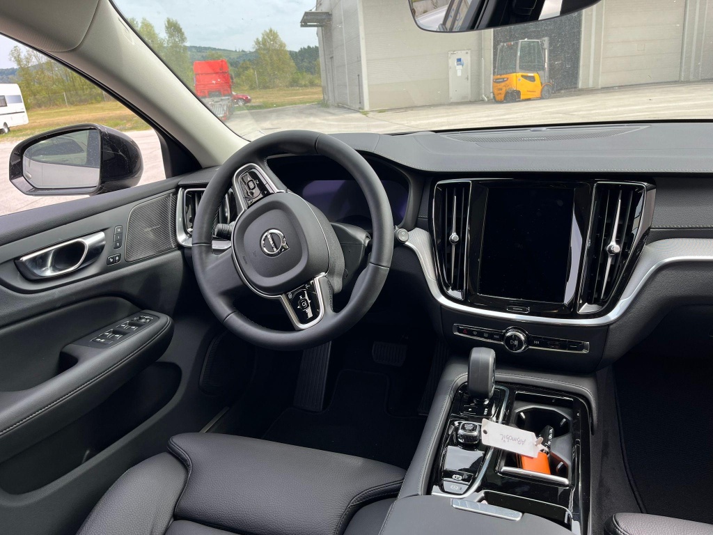 VOLVO V60 Ultimate Dark T6 pHEV 350HP AWD Geartronic  - ref: 4-132268 - Photo 4