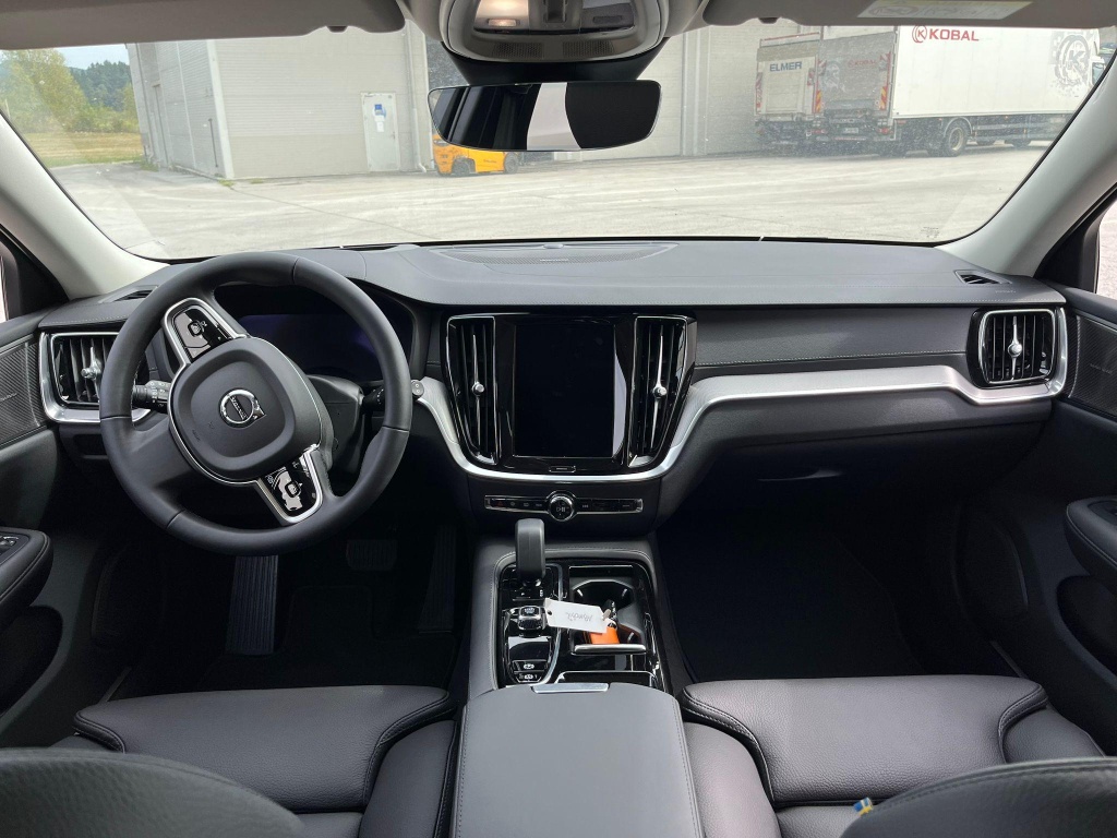 VOLVO V60 Ultimate Dark T6 pHEV 350HP AWD Geartronic  - ref: 4-132268 - Photo 8