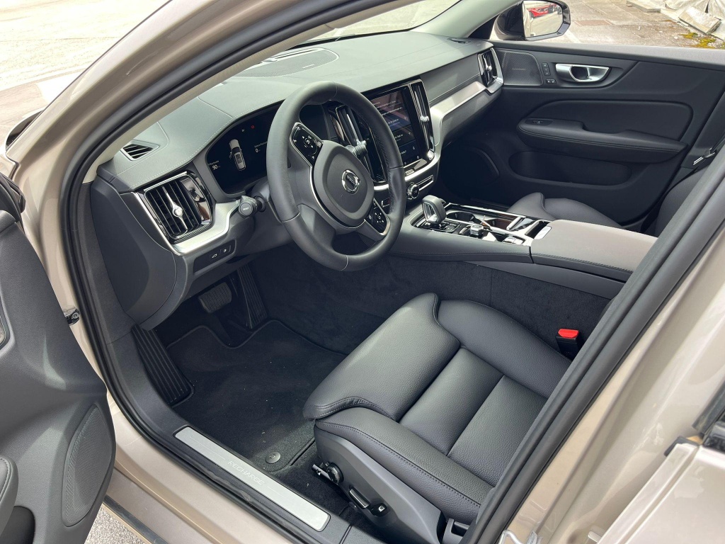 VOLVO V60 Ultimate Dark T6 pHEV 350HP AWD Geartronic  - ref: 4-132268 - Photo 9