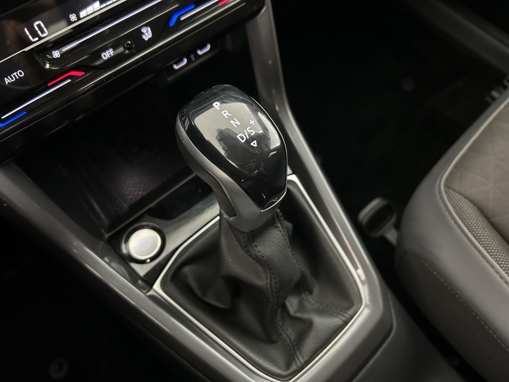 VOLKSWAGEN T-Cross R-Line Tech 1.0 TSI 110 Start/Stop DSG7 - ref: 6-2971x263274 - Photo 13