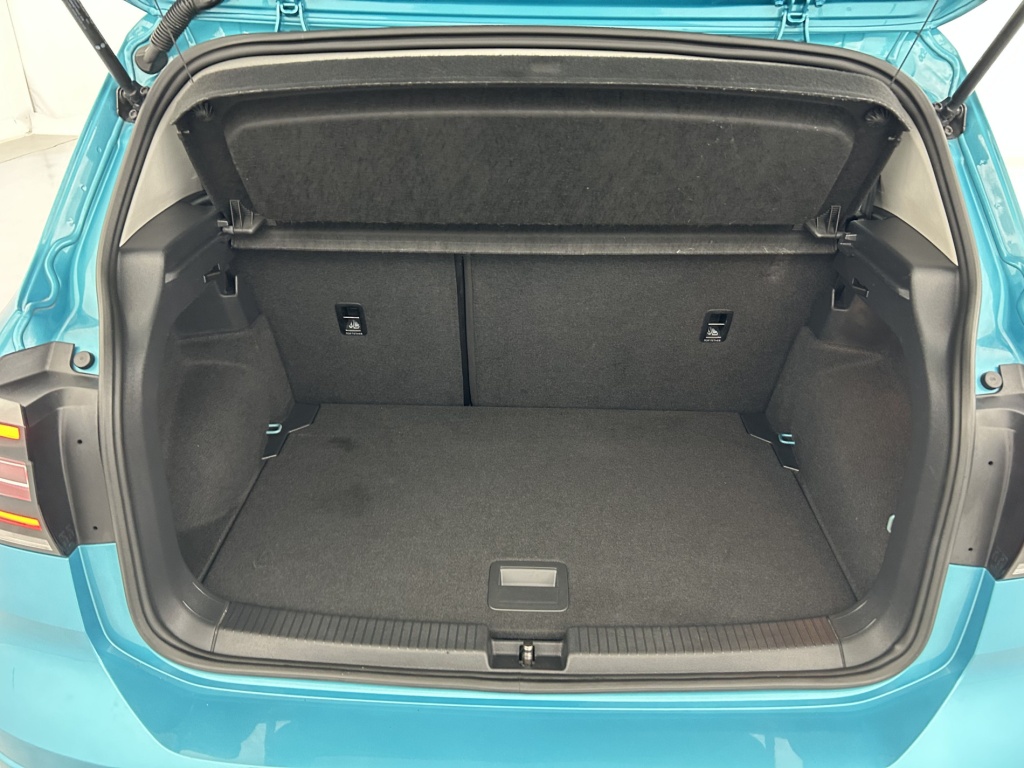 VOLKSWAGEN T-Cross R-Line Tech 1.0 TSI 110 Start/Stop DSG7 - ref: 6-2971x263274 - Photo 18
