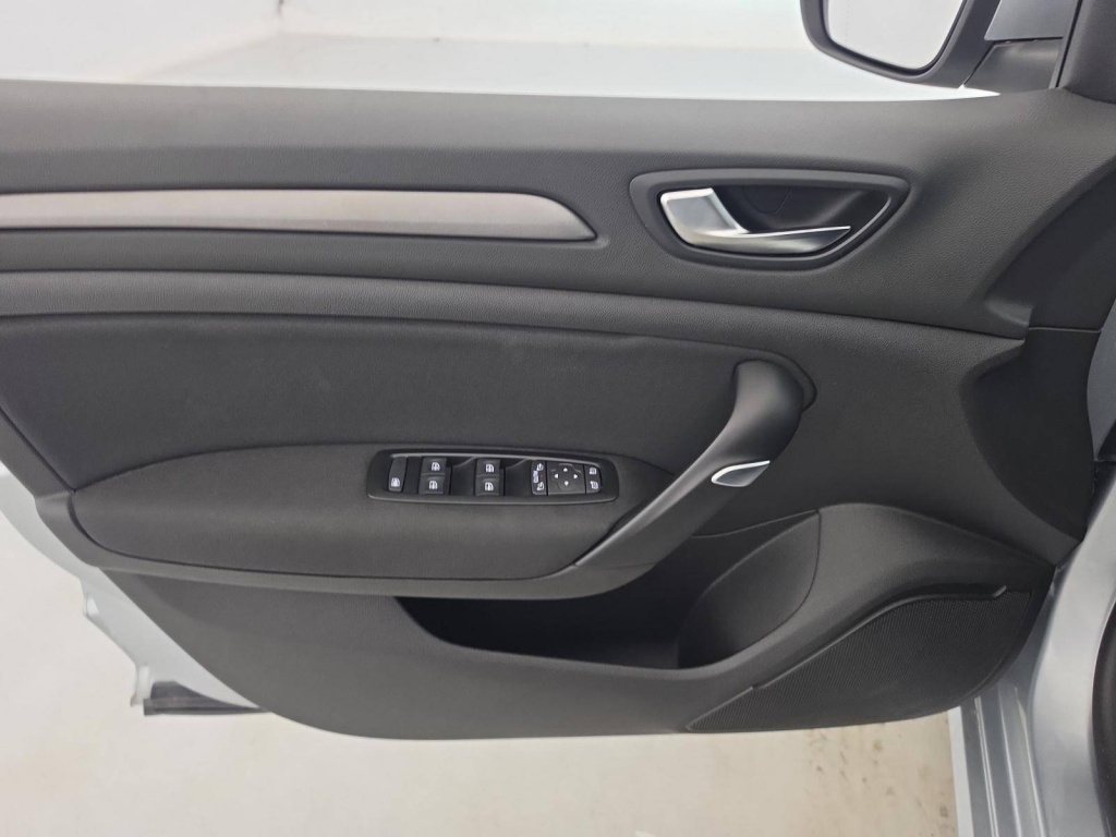 RENAULT Megane Evolution TCe 140 - ref: 6-2971x264839 - Photo 11