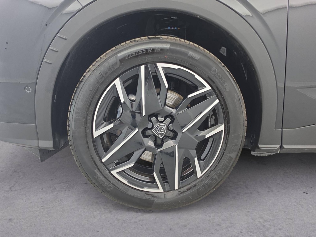 PEUGEOT 5008 GT Hybrid 145 ch e-DCS6 - ref: 6-2971x265374 - Photo 17