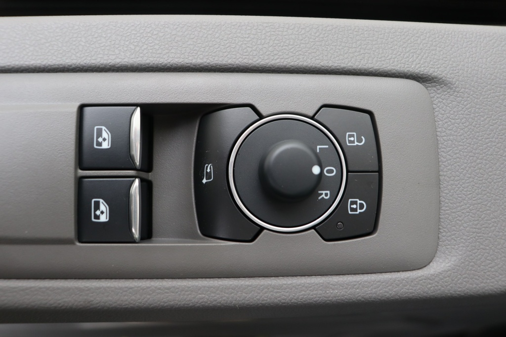 VOLKSWAGEN Transporter T7 Double cabine 3500 mm 2,0 TDI 170 hp 4MOTION Aut. - ref: 7-37775 - Photo 17