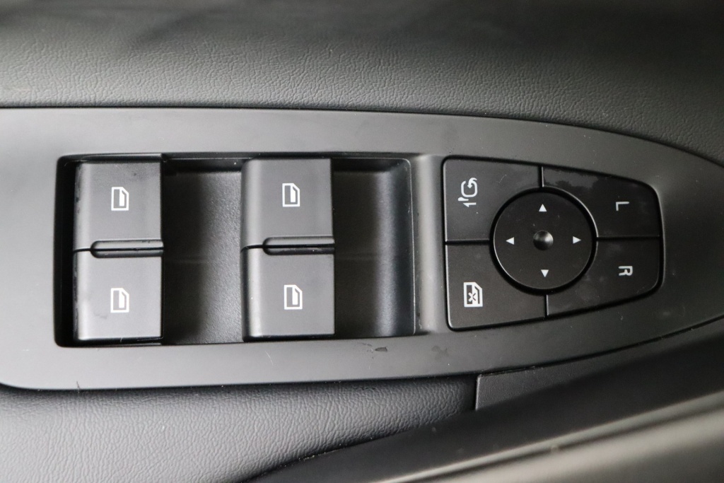 MG EHS Luxury 1.5 PHEV 2WD - ref: 7-48399 - Photo 17