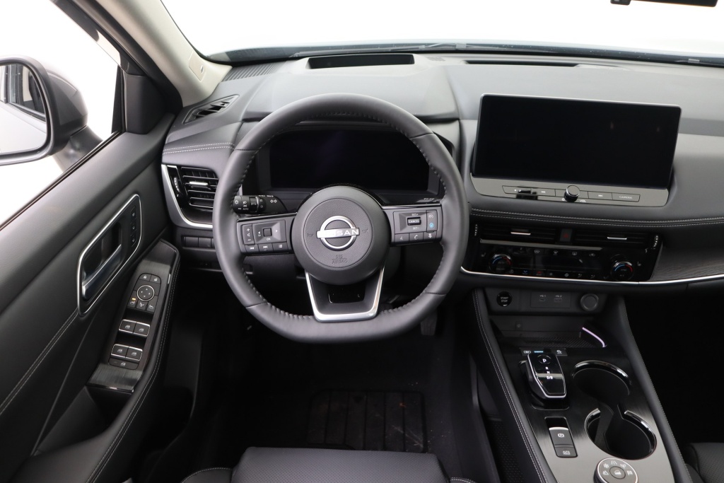 NISSAN X-Trail Tekna + Bose + Nappa + 20