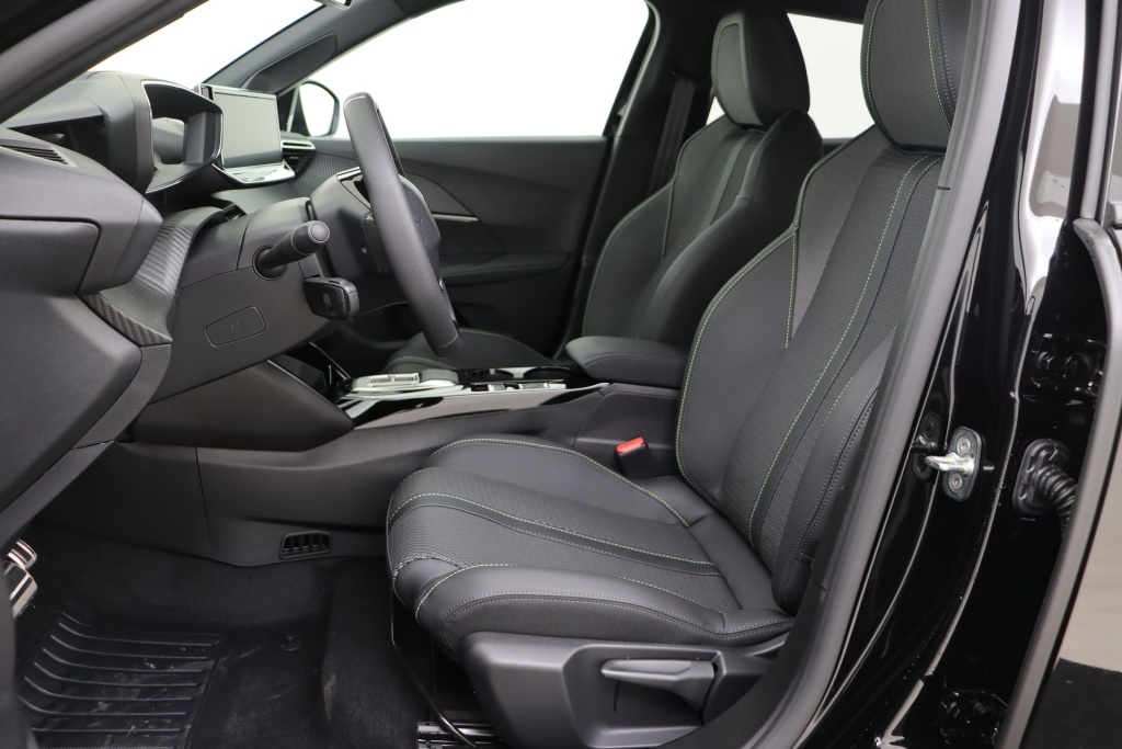 PEUGEOT 2008 GT Hybrid 145 hp e-DSC6 - ref: 7-51112 - Photo 13