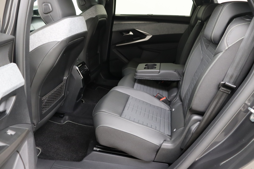 PEUGEOT 5008 GT Hybrid 145 hp e-DSC6 - ref: 7-51247 - Photo 13