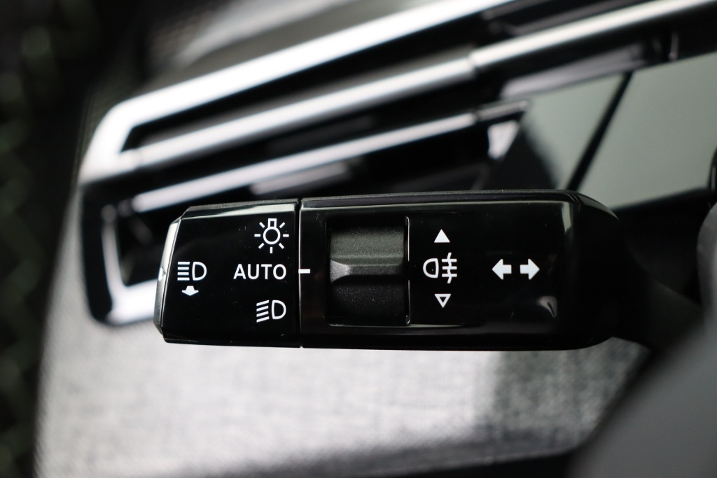PEUGEOT 5008 GT Hybrid 145 hp e-DSC6 - ref: 7-51247 - Photo 17