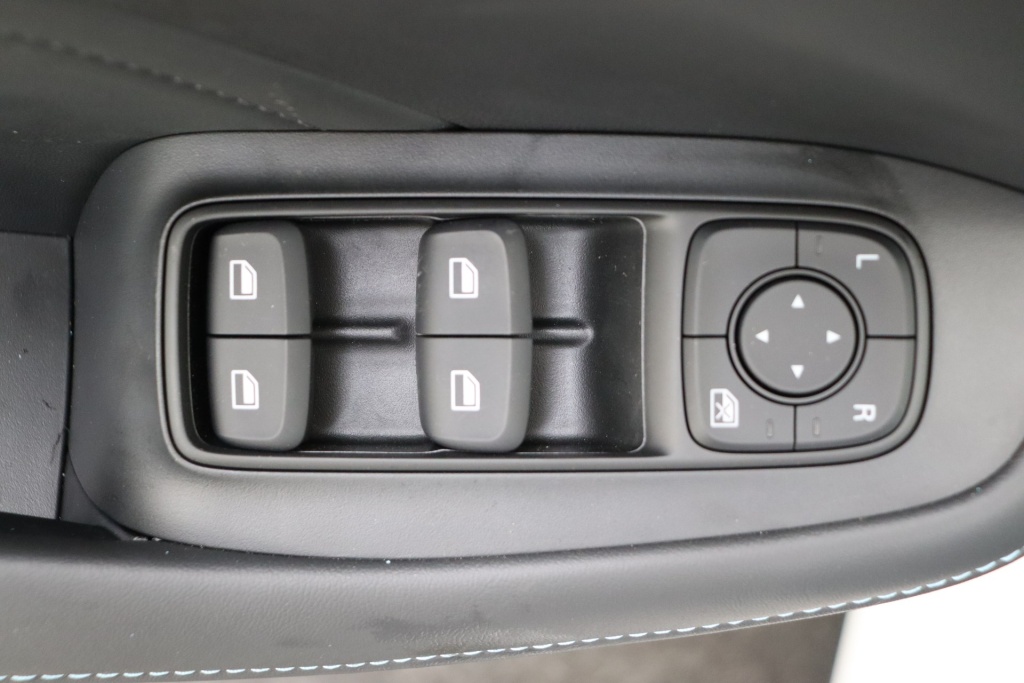 MG MG5 Comfort EV 50 kWh FWD - ref: 7-51885 - Photo 17