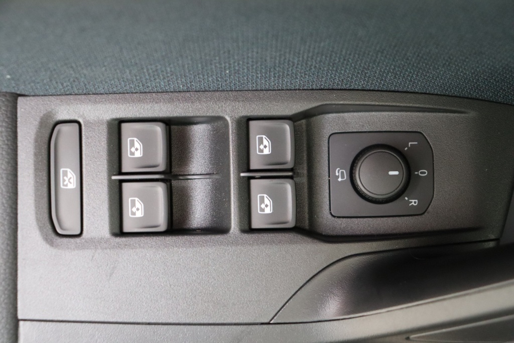 SEAT Arona Play Plus 1,0 TSI 115 hp DSG7 - ref: 7-52433 - Photo 17