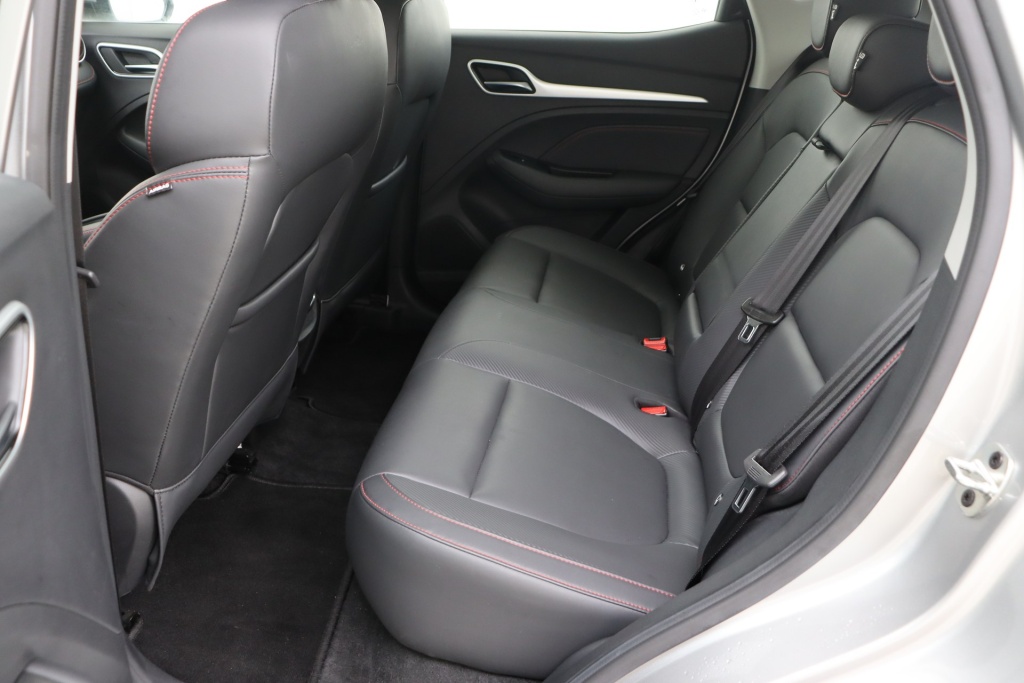 MG ZS Luxury 72 kWh 156 hp - ref: 7-54207 - Photo 16
