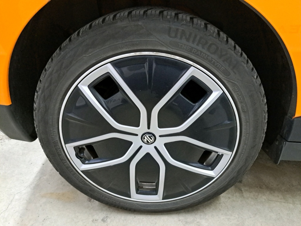 MG MG4 Luxury 64 kWh 204 hp - ref: 7-54542 - Photo 19