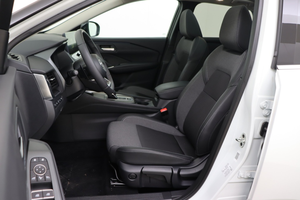 NISSAN Qashqai N-Connecta Winter Comfort + PANO + 2 Tone 1.3 DIG-T MHEV 158 hp Xtronic 2WD - ref: 7-56056 - Photo 13