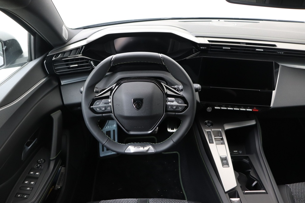 PEUGEOT 308 GT Hybrid 145 e-DCS6 - ref: 7-56344 - Photo 11