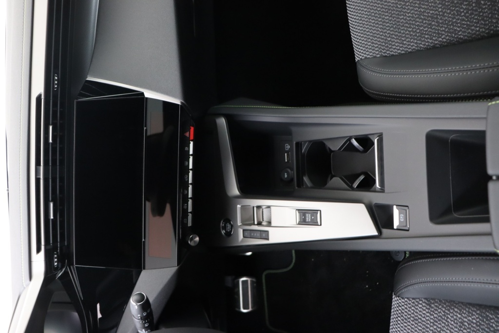 PEUGEOT 308 GT Hybrid 145 e-DCS6 - ref: 7-56344 - Photo 12