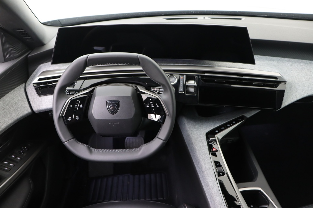 PEUGEOT 5008 Allure Hybrid 145 e-DCS6 - ref: 7-56725 - Photo 11