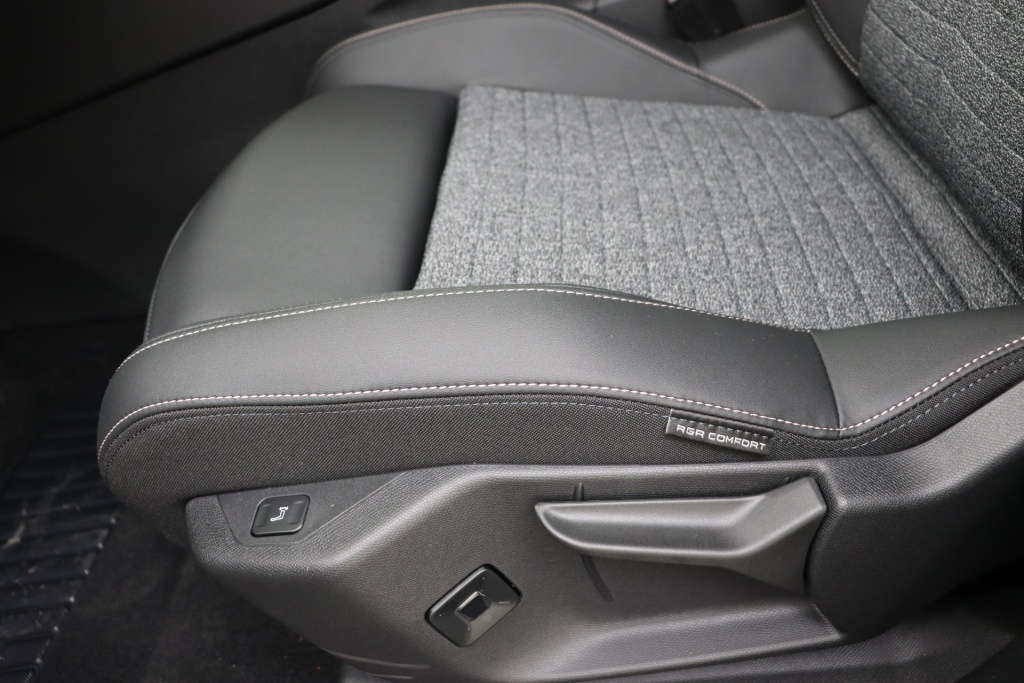 PEUGEOT 5008 Allure Hybrid 145 e-DCS6 - ref: 7-56725 - Photo 14