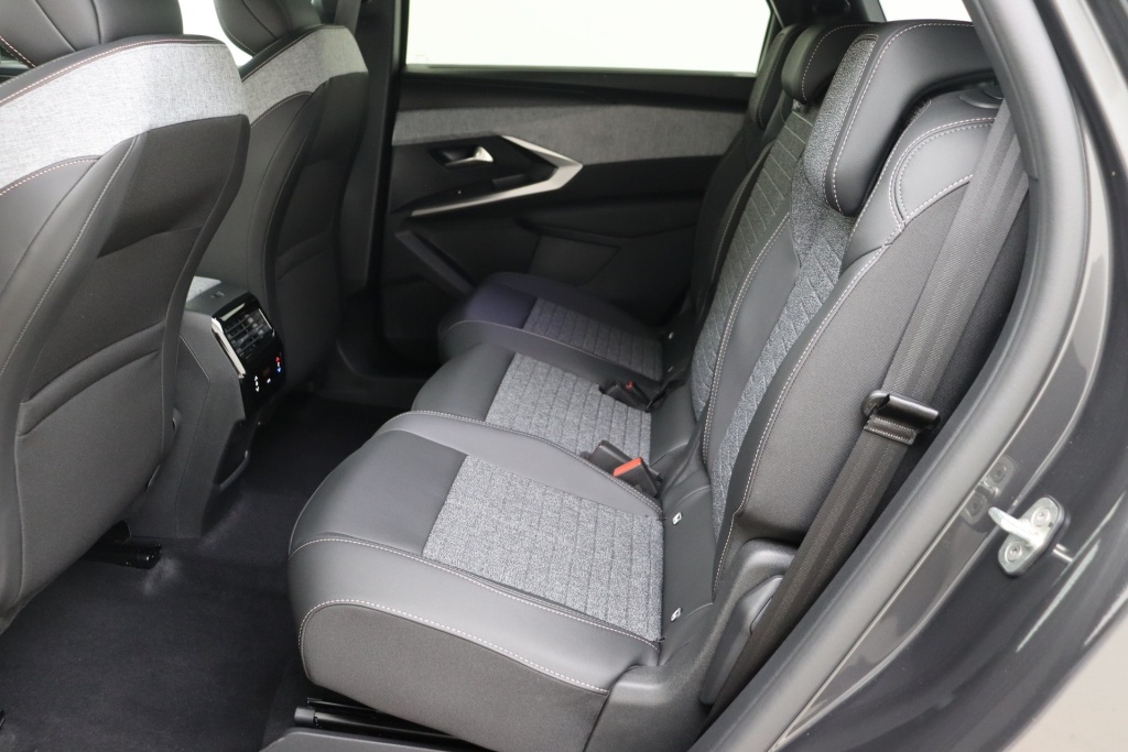 PEUGEOT 5008 Allure Hybrid 145 e-DCS6 - ref: 7-56725 - Photo 16