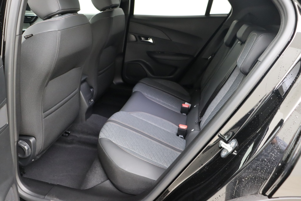 PEUGEOT 2008 Allure Hybrid 145 hp e-DSC6 - ref: 7-56898 - Photo 16