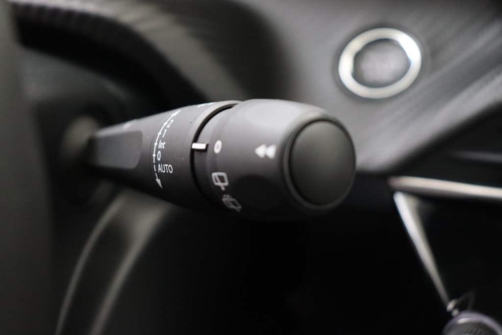 PEUGEOT 2008 Allure Hybrid 145 hp e-DSC6 - ref: 7-56921 - Photo 18