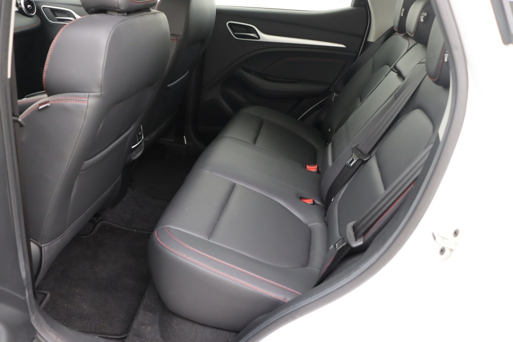 MG ZS Luxury 72 kWh 156 hp - ref: 7-59253 - Photo 16