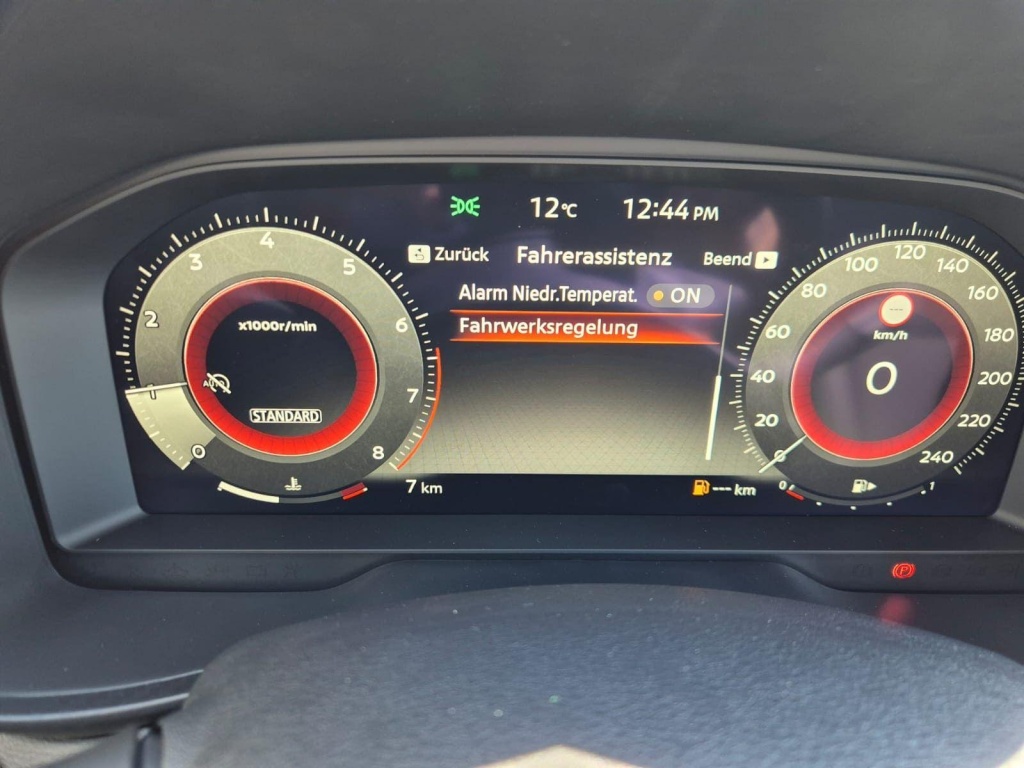 NISSAN Juke 1.0 Gasoline 114hp - ref: 7-60207 - Photo 17