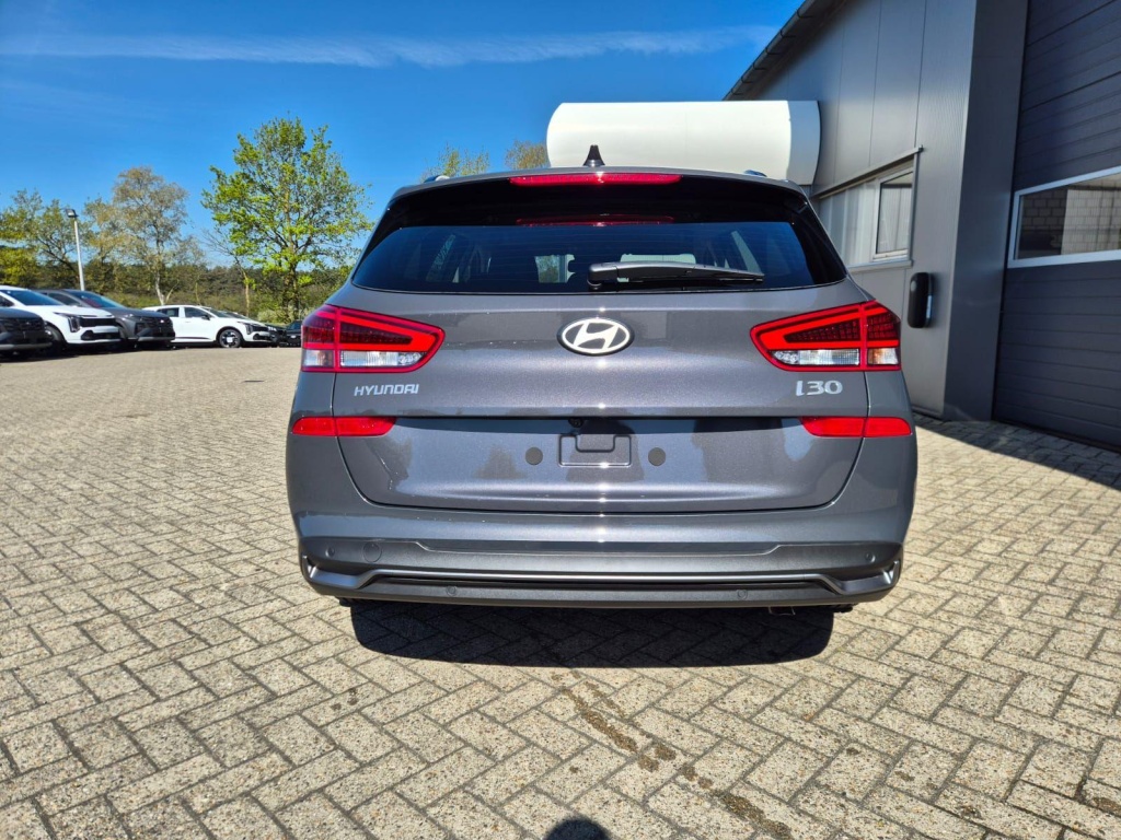 HYUNDAI i30 1.6 Gasoline 150hp - ref: 7-60285 - Photo 4