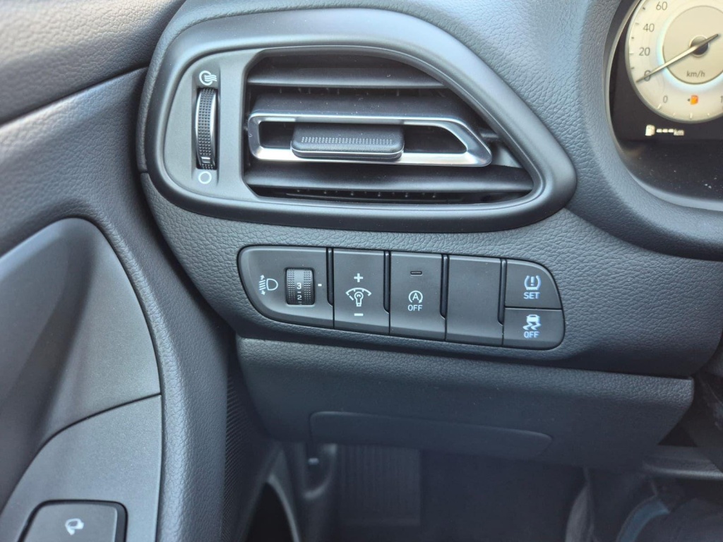 HYUNDAI i30 1.6 Gasoline 150hp - ref: 7-60717 - Photo 14