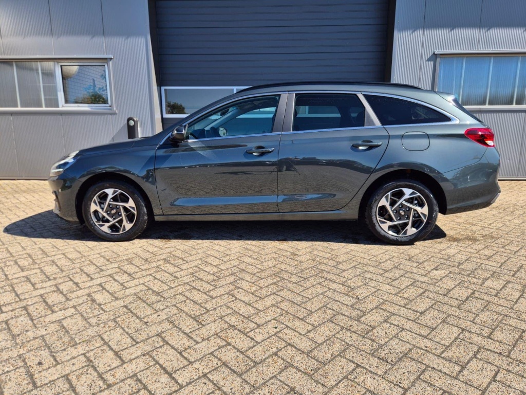HYUNDAI i30 1.6 Gasoline 150hp - ref: 7-60717 - Photo 2