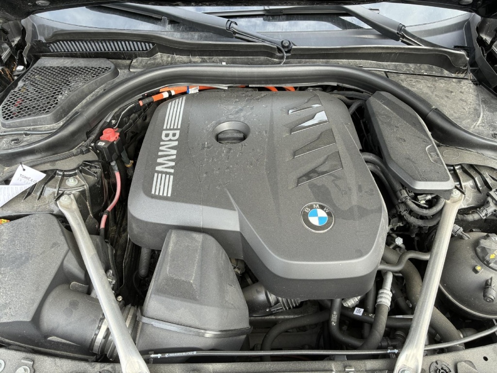 BMW 530 5er - 530 e M Sport (EURO 6e) 2.0 Plugin Hybrid (Benzin) 190hp - ref: 7-61208 - Photo 13