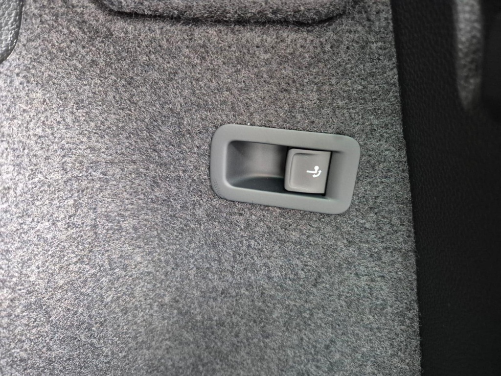 SKODA Karoq 1.5 Gasoline 150hp DSG - ref: 7-61415 - Photo 11